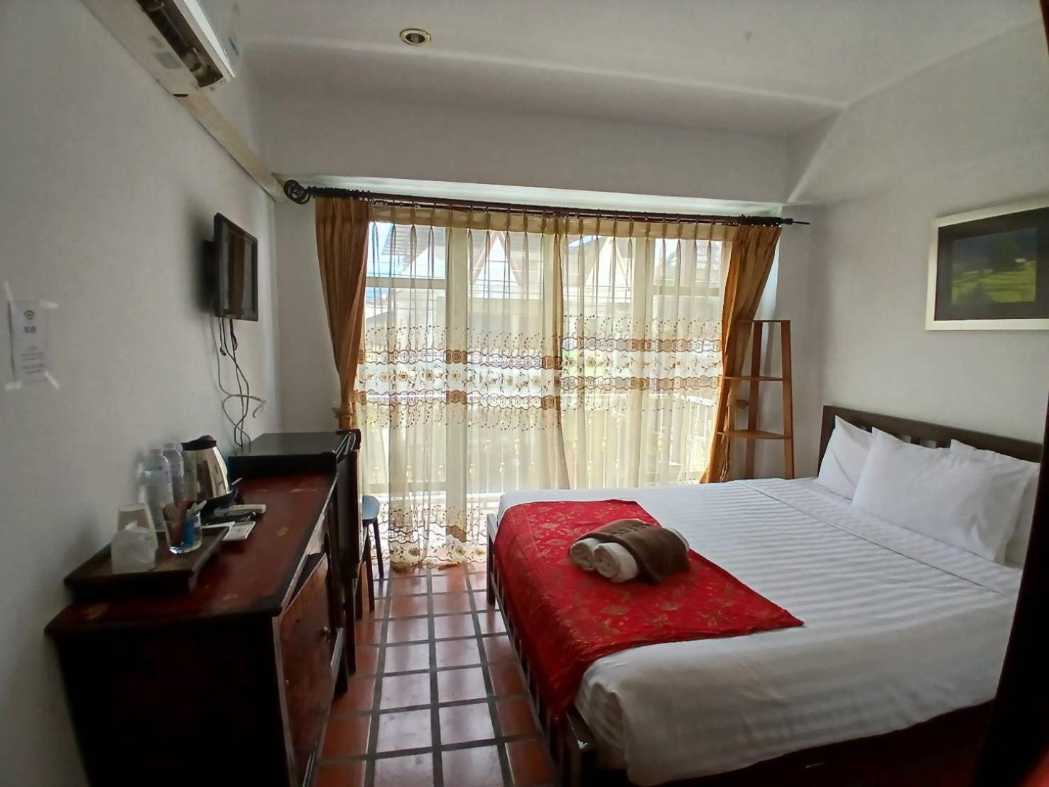 Hotel The Travellers Arms Čiang Mai Exteriér fotografie